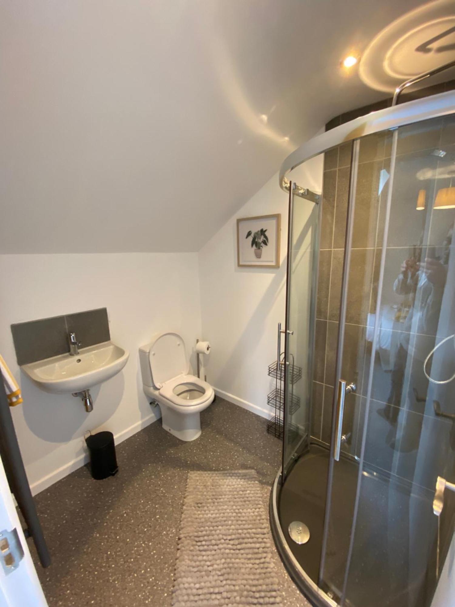 Modern Studio Apartment Set Beneath The Black Mountains A Stones Throw From The Offas Dyke Path Clodock Екстер'єр фото