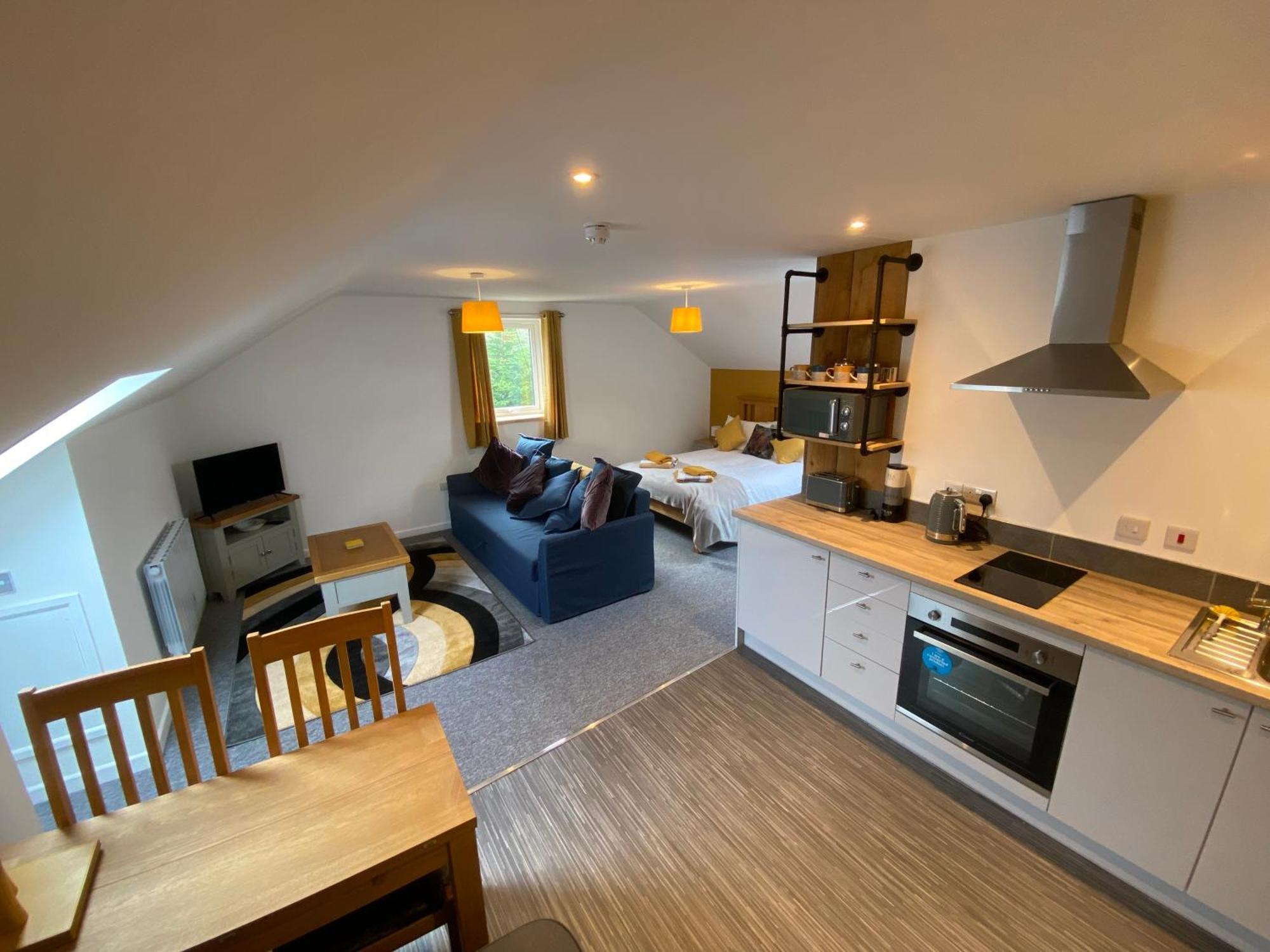 Modern Studio Apartment Set Beneath The Black Mountains A Stones Throw From The Offas Dyke Path Clodock Екстер'єр фото