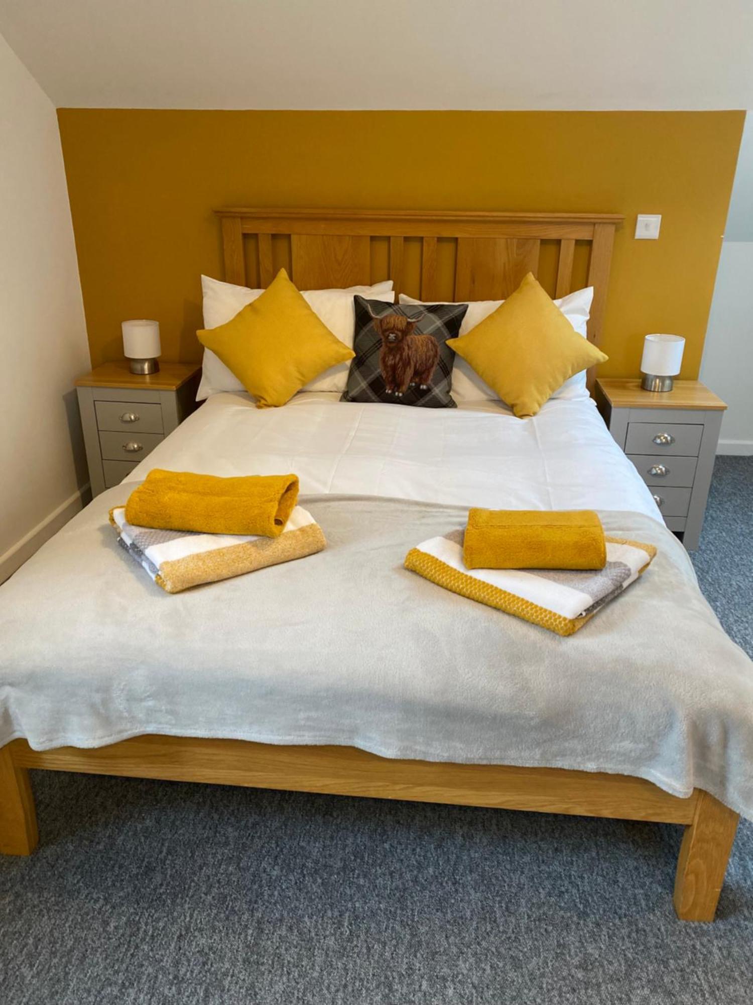Modern Studio Apartment Set Beneath The Black Mountains A Stones Throw From The Offas Dyke Path Clodock Екстер'єр фото